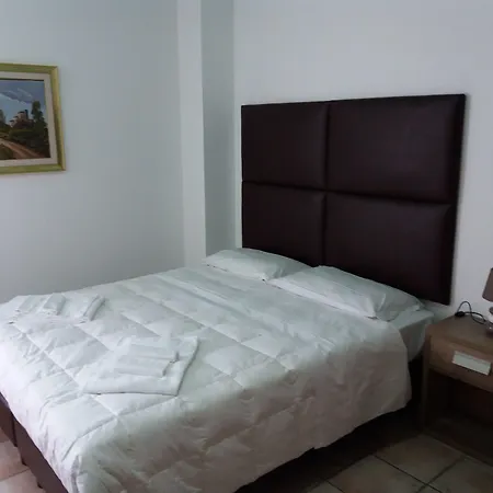 Le Cerquelle Отель 3*